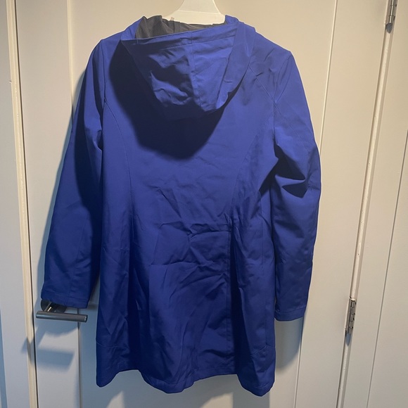 Calvin Klein rain jacket, size 8 - Picture 3 of 4